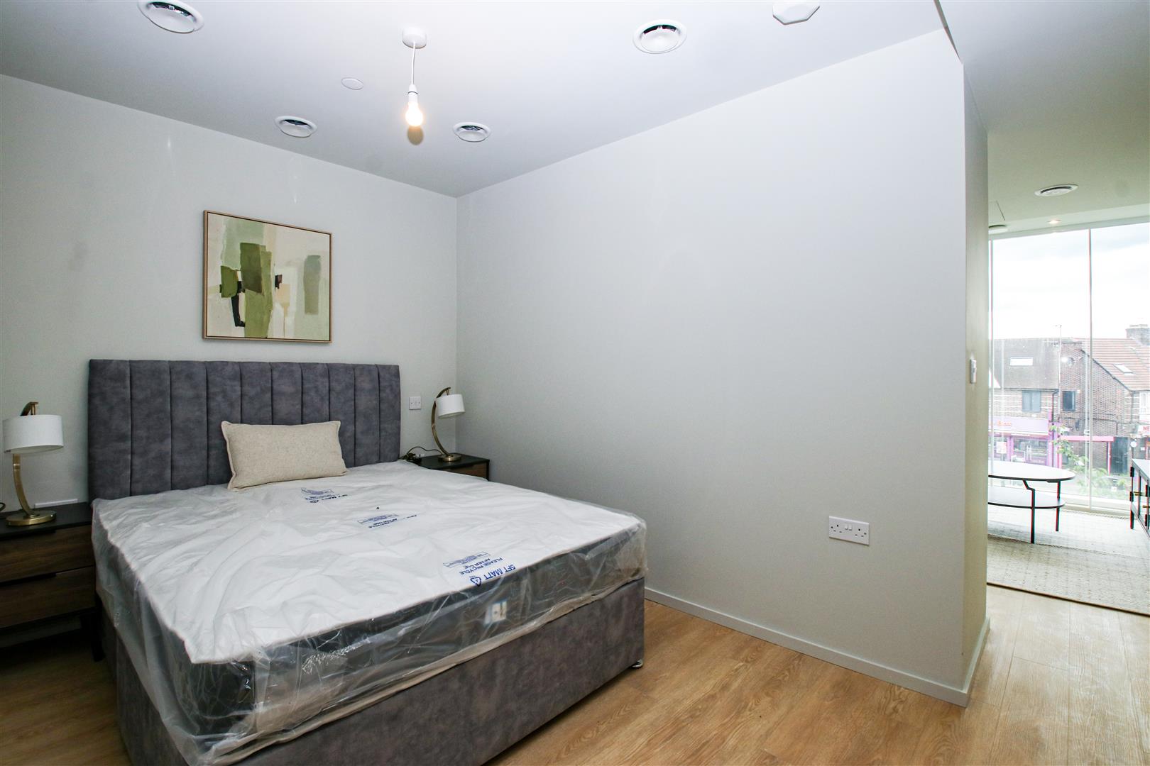 785 Bath Road, Hounslow